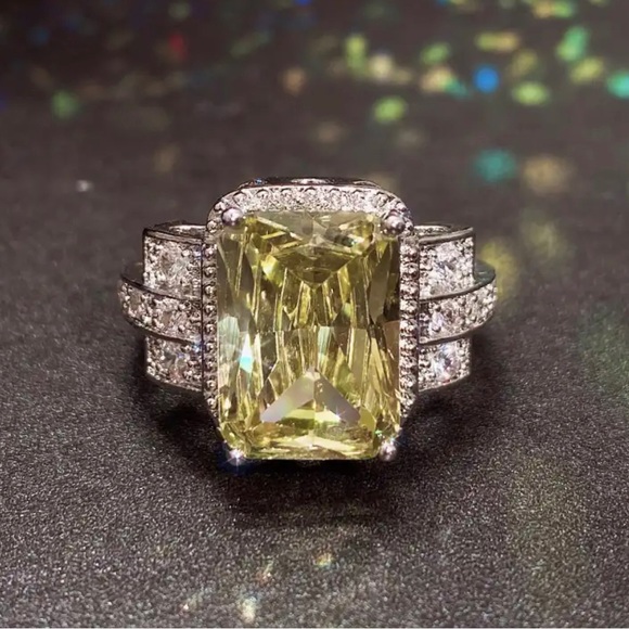 925 Sterling Silver Stamped Simulated Diamond Ring - Picture 1 of 2